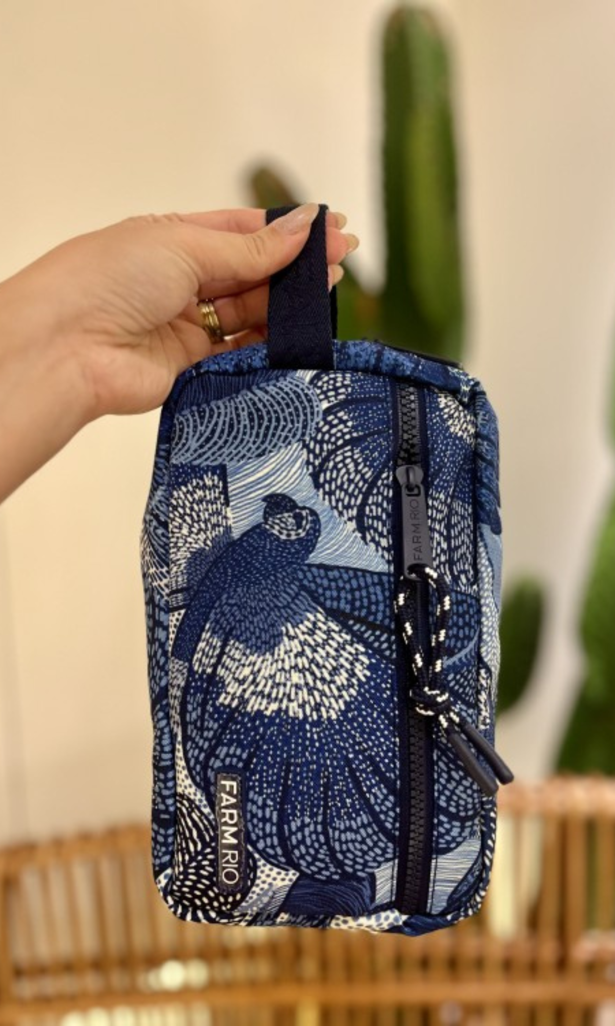 Necessaire Farm - Arara Blue (ÚLTIMA UNIDADE)